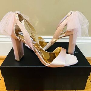 Badgley Mischka Sandals Block Heels Women Sz#8.5 Light Pink Strap New
